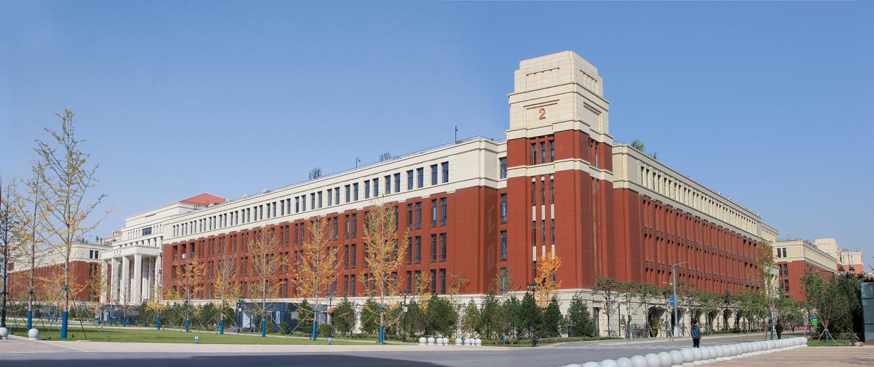 Первый университет Китая без «стены»