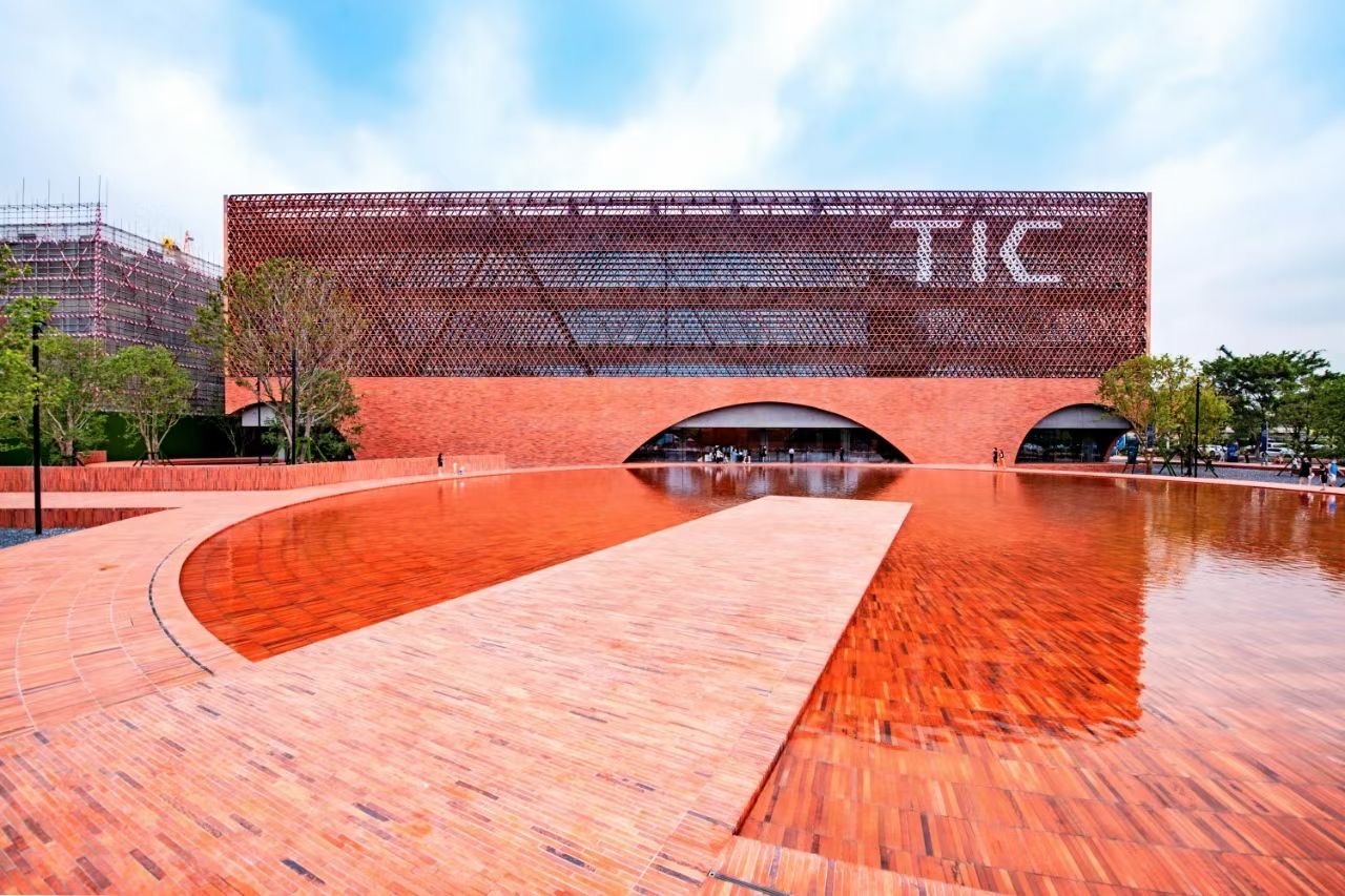 Ett nytt perspektiv på terrakotta i modern arkitektonisk design: en fallstudie av TIC Arts Center